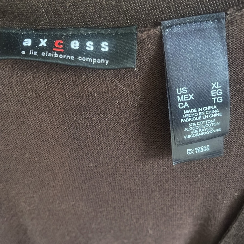 Brown 3 button cardigan XL Short Sleeve - Picture 2 of 5